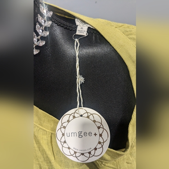 Umgee Chartreuse Linen Blouse - Picture 4 of 5